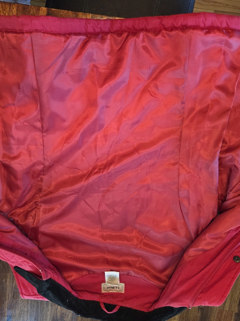 L.L. Bean Quilted Sleeveless Vest in Bright Red with Black Collar - Picture 3 of 4